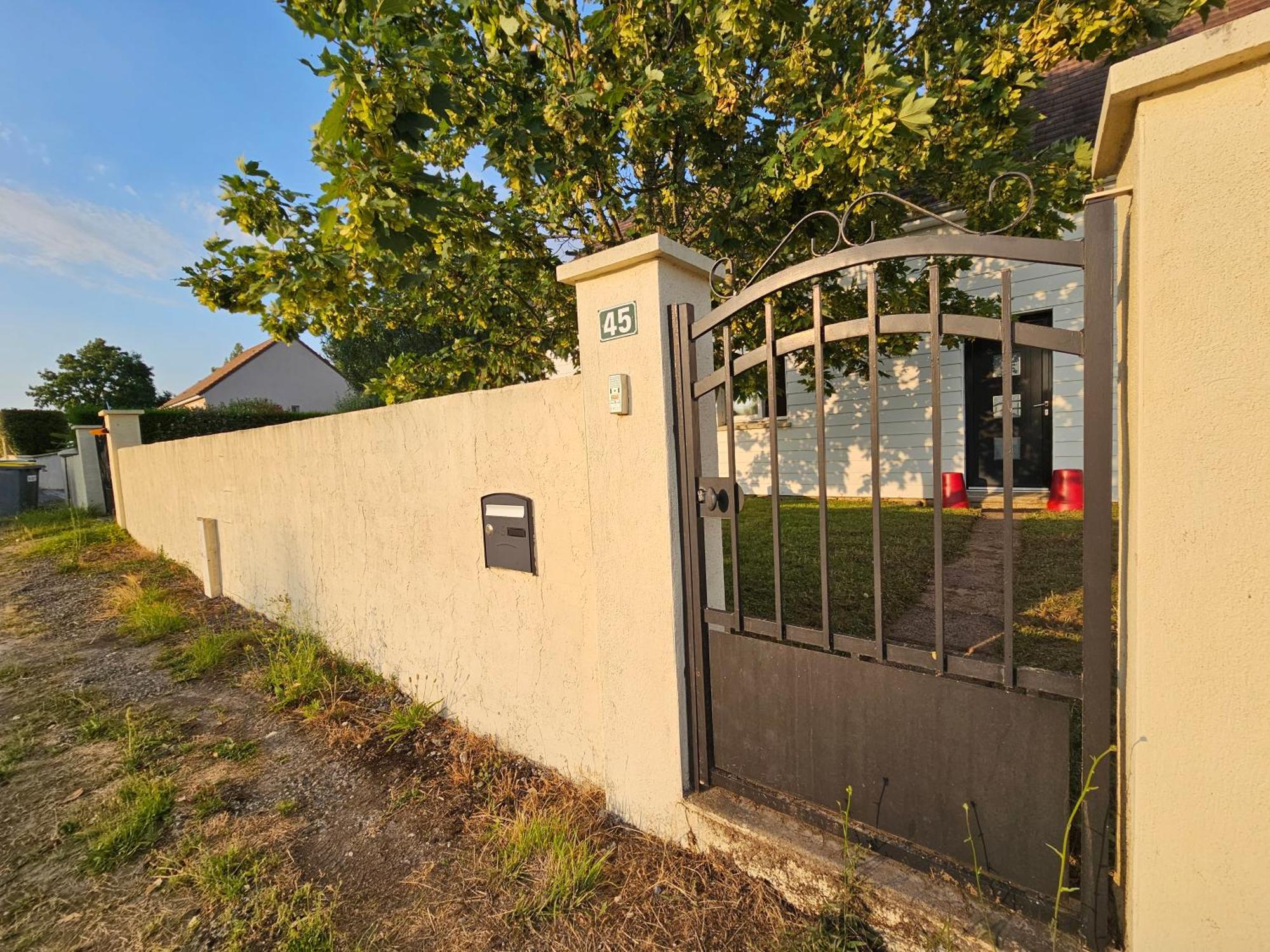 Comme A La Maison Monnaie Zewnętrze zdjęcie
